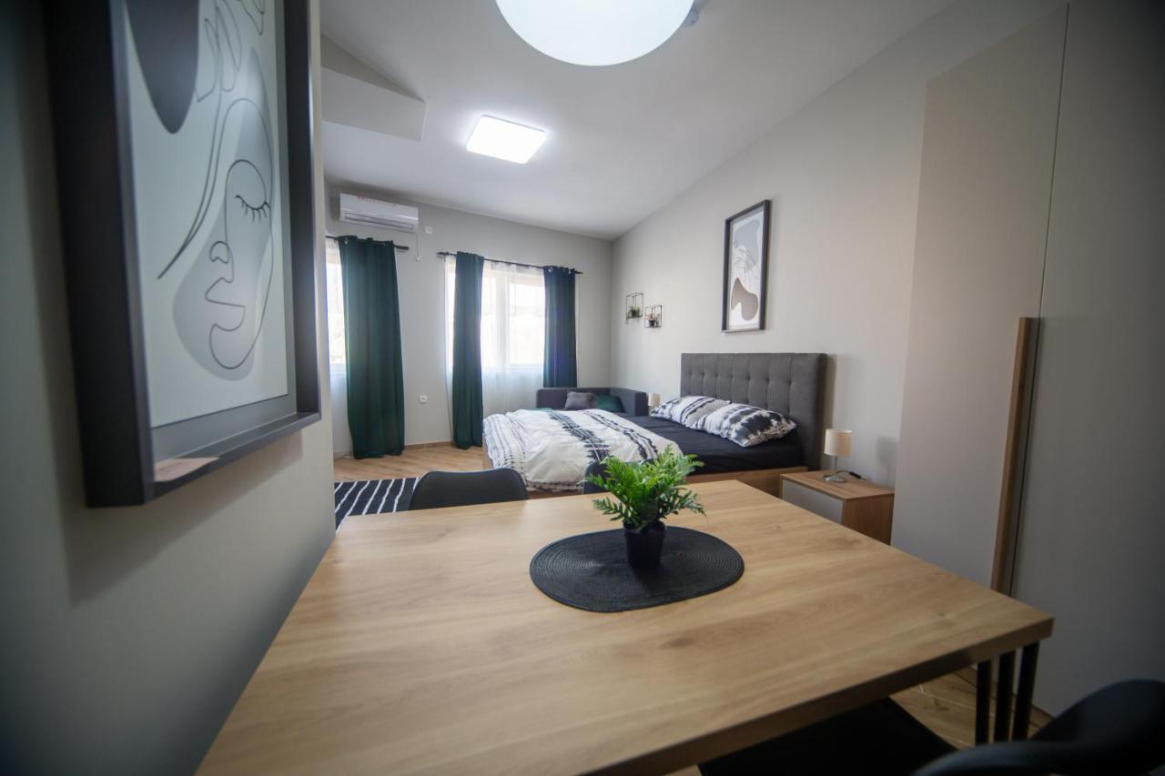 Manoir Apartments City Center Novi Sad Bagian luar foto