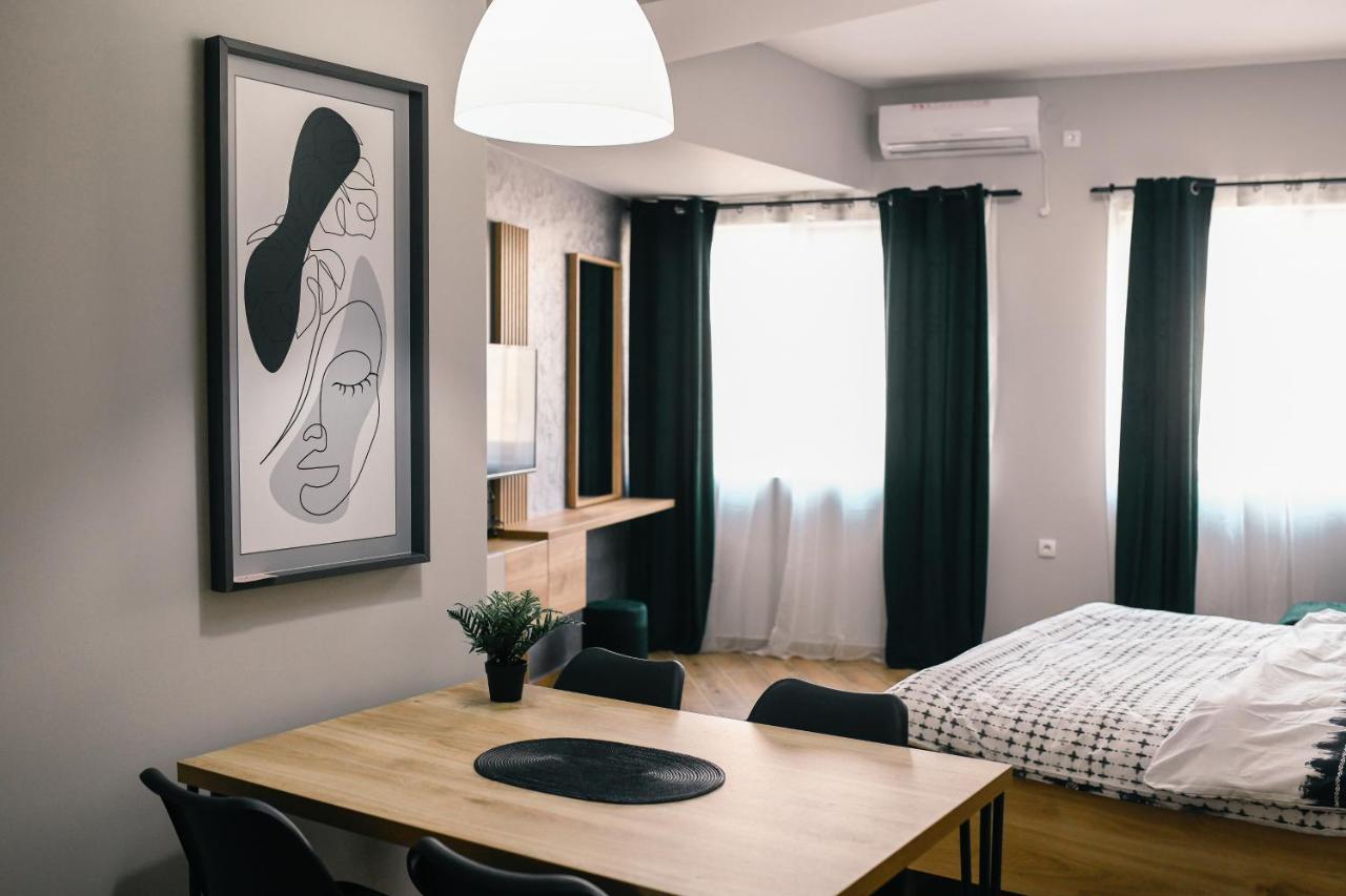 Manoir Apartments City Center Novi Sad Bagian luar foto