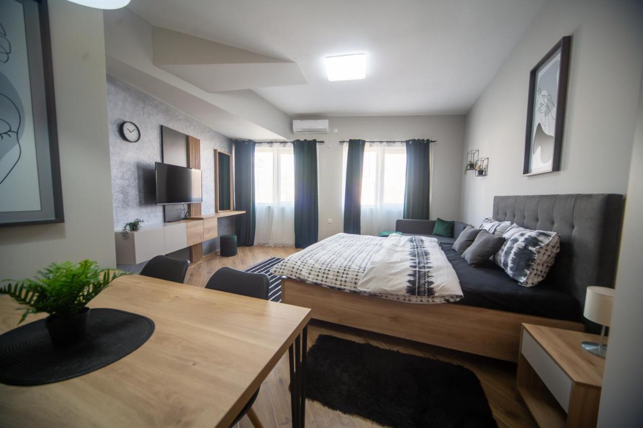 Manoir Apartments City Center Novi Sad Bagian luar foto