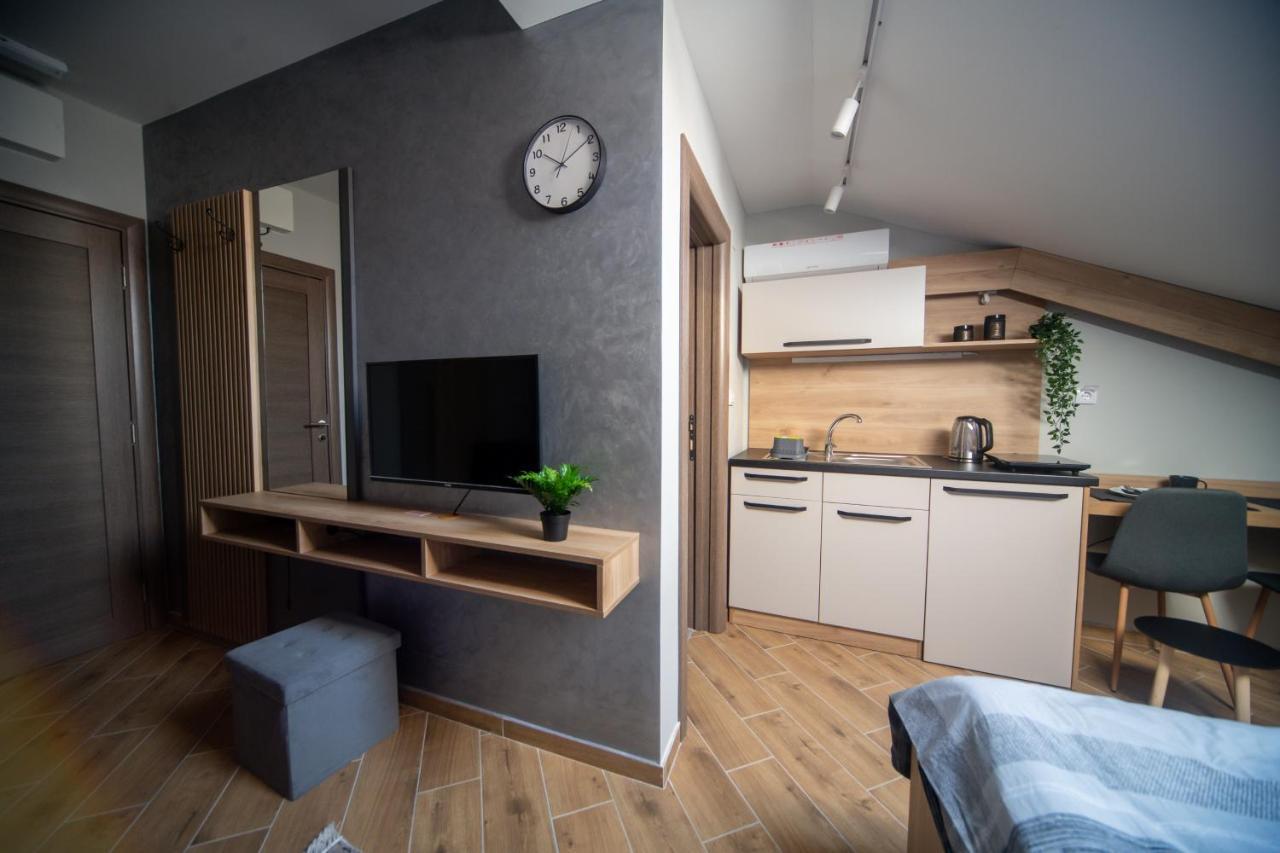 Manoir Apartments City Center Novi Sad Bagian luar foto