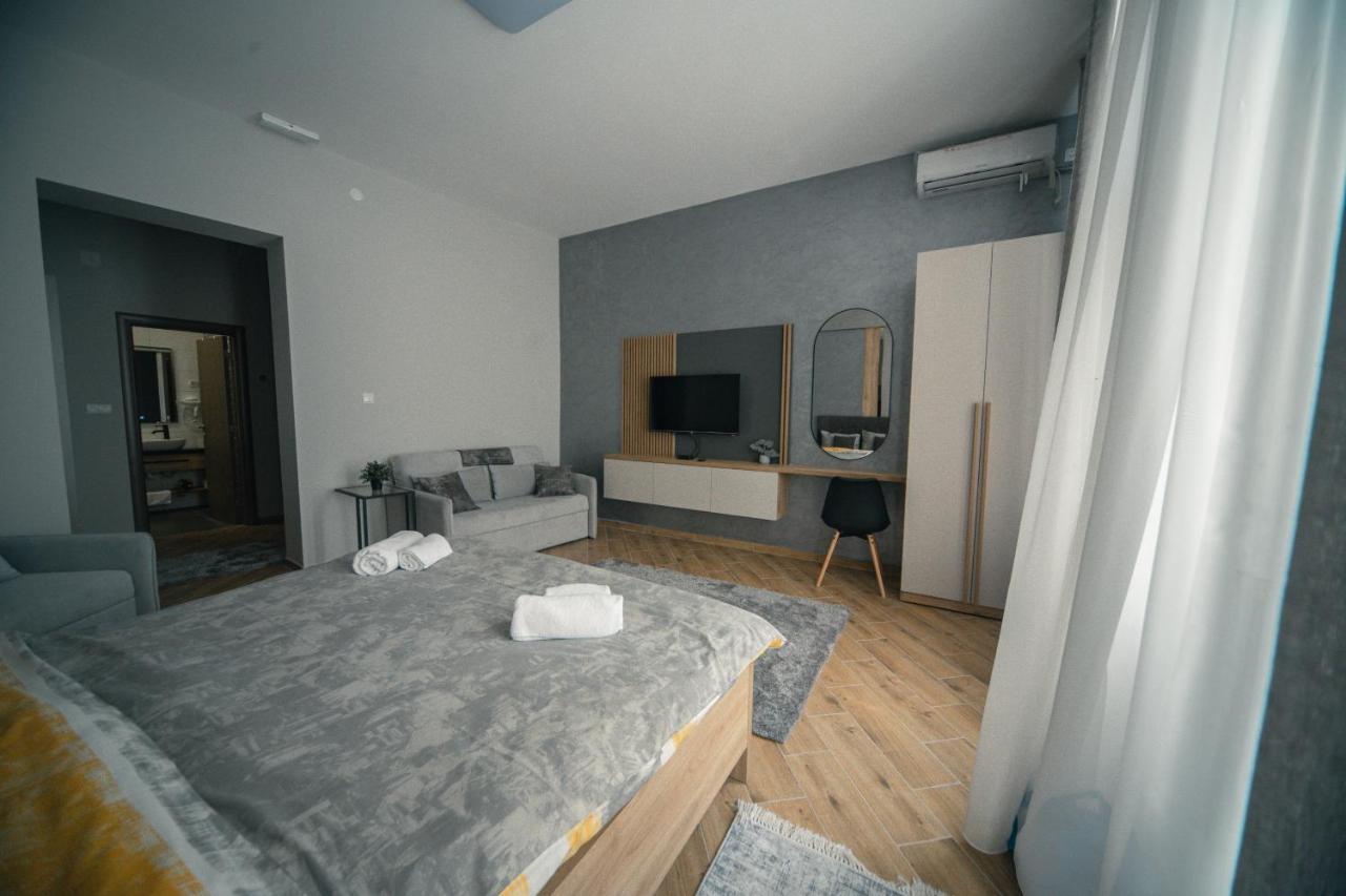 Manoir Apartments City Center Novi Sad Bagian luar foto