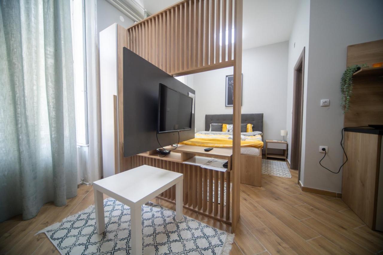 Manoir Apartments City Center Novi Sad Bagian luar foto